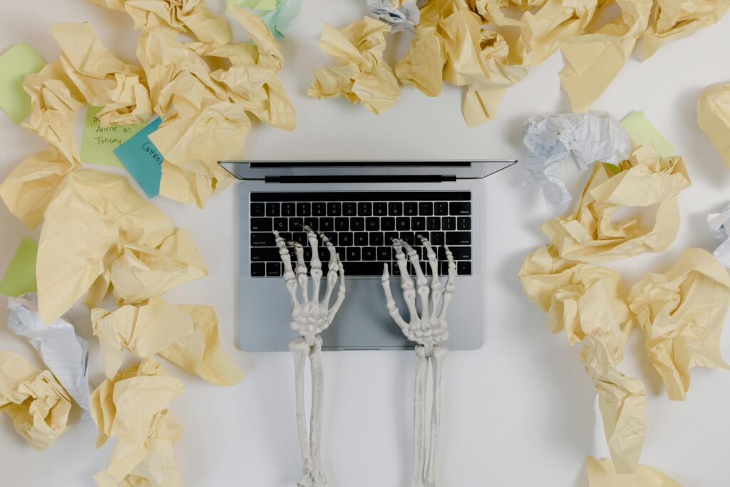 Why-Volunteers-Don't-Answer-Calls-pexels-burnout